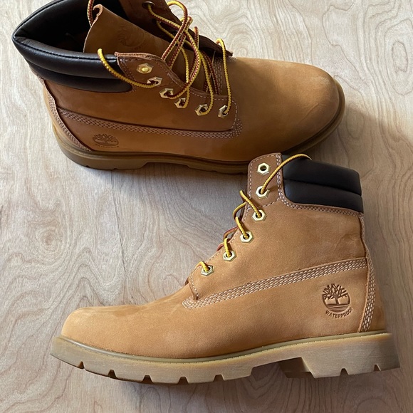 Women’s Timberlands - Picture 5 of 8